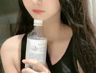 唉，51酱婚纱全集下载后可能会想走入婚姻哦