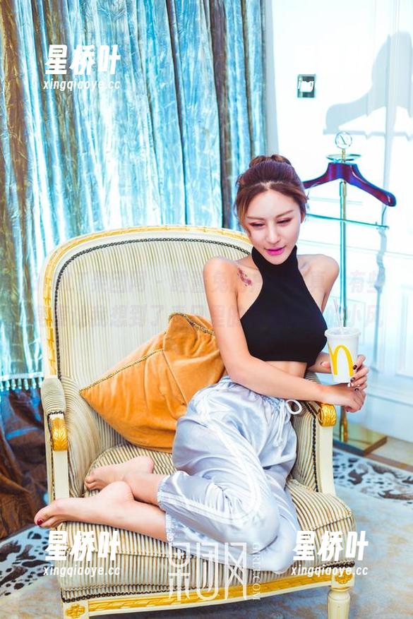GIRLT果团网-酸酱兔 GIRLT果团网 - 酸酱兔的户外写真,有些角度让我想到了春日里的那场莫名的小风。