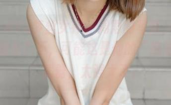 MSLASS梦丝女神 – 周雨的写真，你以为是仙女？不，可能这是他的“纯洁气息”武器，太强大了。