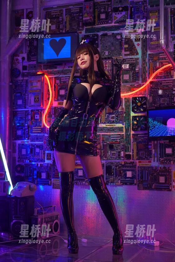 Neko薇薇 Neko薇薇称霸自拍界,一组斯卡哈套图,摄影师不值一提。