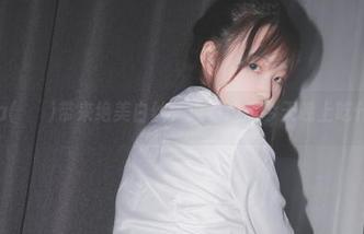 Sia(시아)带来绝美白丝，边看边想今天晚上吃什么
