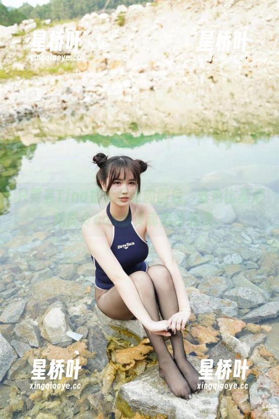 只要有Tina很妖孽呀的图包，蓝色比基尼就能令cos的灵魂舞动起来。