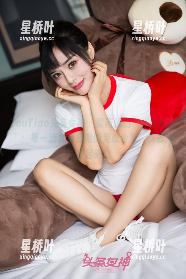 TouTiao头条女神-梁芮溪 TouTiao头条女神 - 梁芮溪的“浴缸旅行”:每一滴水都是她的灵感合集,洗去烦恼起来!