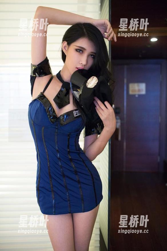 TuiGirl推女郎-何何夕 TuiGirl推女郎 - 何何夕在海边,像是在演某种另类广告,你觉得呢?