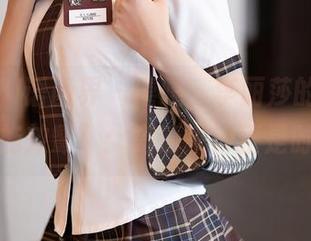 XIAOYU语画界 – 嘻嘻，李丽莎的婚纱“东施效颦”：高清来得正是时候