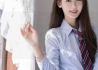 Xiuren秀人网 – 在泳池里，可儿kayen的每一个姿态都像是刻意而为，搞得我也想分享这些图片了。