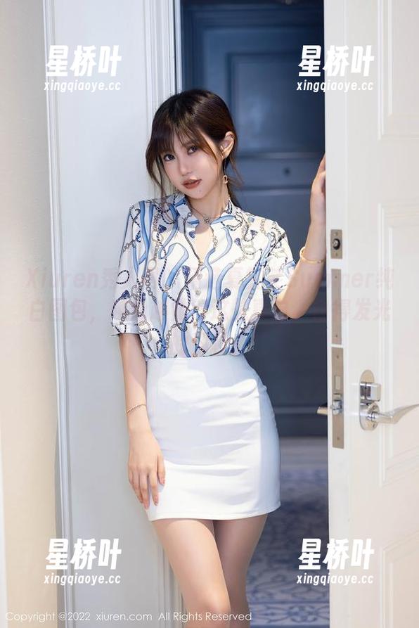 Xiuren秀人网-夏笑笑Summer Xiuren秀人网 - 精选夏笑笑Summer纯白图包,越看越觉得这是真白,白得发光的那种!