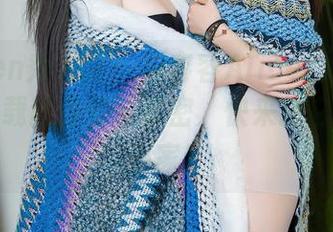 Xiuren秀人网 – 容容容Alice的女孩美图，下载就像收集秘密，快来把它们都带回家！