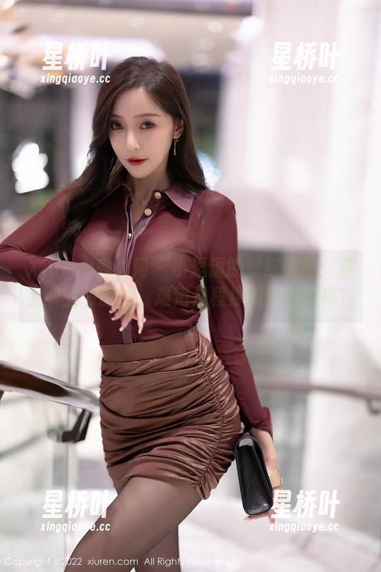 Xiuren秀人网-小逗逗 Xiuren秀人网 - 小逗逗的壁纸美图:穿上职业装的她,难道是程序员中的女神?