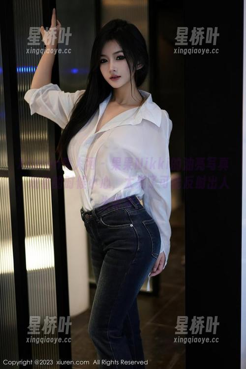 Xiuren秀人网-果果Nikki Xiuren秀人网 - 果果Nikki的油亮写真,观看的时候小心,太亮了可能反射出人生哲学!