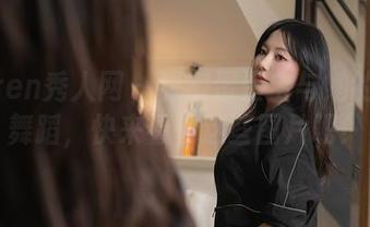 Xiuren秀人网 – 甜蜜蛋蛋宝与她的网袜舞蹈，快来看看这些图片吧！