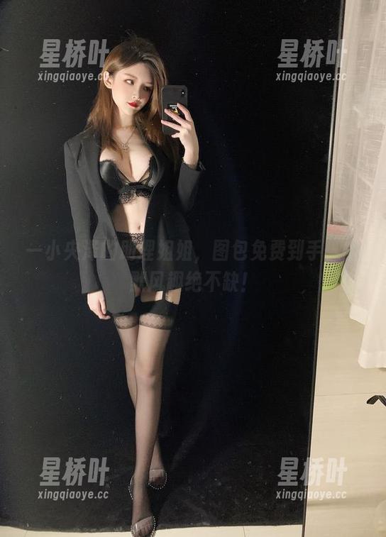 一小央泽 一小央泽的助理姐姐,图包免费到手,幽默风趣绝不缺!