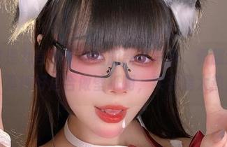 喔，这是九言从不咕咕的新春写真，佩服这色调选择，真得好适合做壁纸啊，实在是太热闹了！