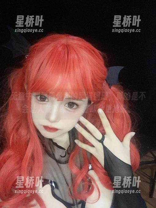 倦倦喵 无意中翻到倦倦喵的黑猫图册,真的是不会让人放下眼睛,猫耳朵更抢眼。