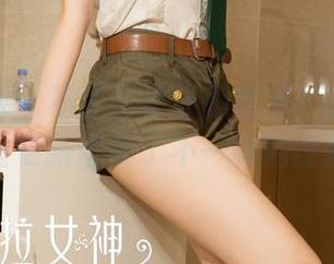 克拉女神 – 不止工作还是艺术？杨暖的办公室更新带来了不一样的诠释。