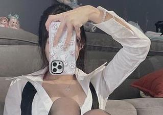 微密圈 – 想象一下兔宝妮to在泳池边的随性写真，这图片太能带我飞了！