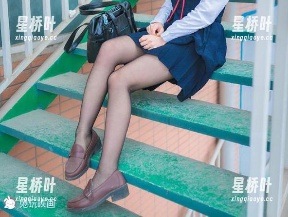 兔玩映画 蕾姆呀在兔玩映画的写真集里,原图就像一场轻松的春日漫步。