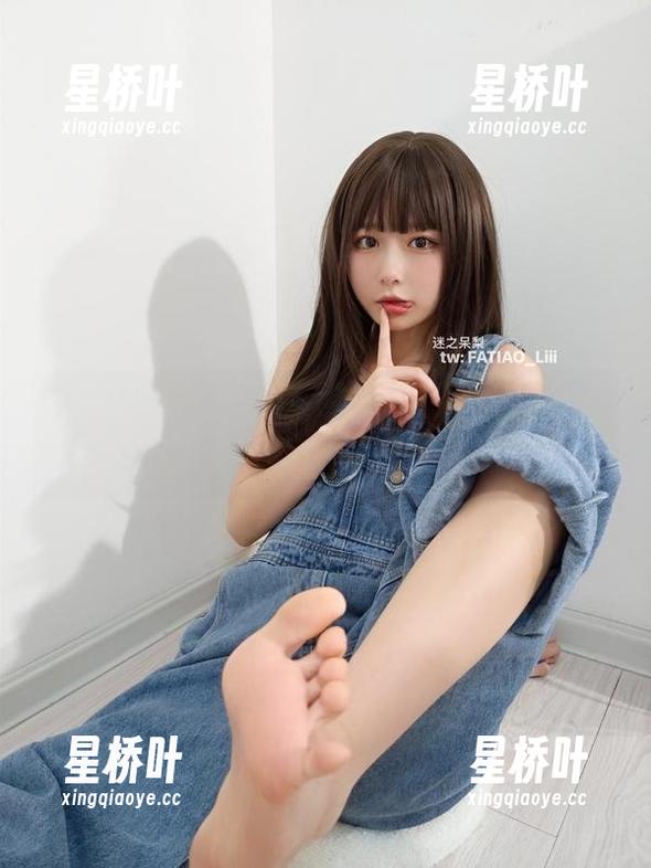 这怎么回事，发条少女yoki的白衬衫配上这些美图，怎么都不想出门啊。