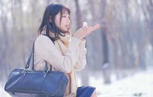 周叽是可爱兔兔的图包：“今夕何夕睡袍”，精选画面让人眼花缭乱，太有意思。