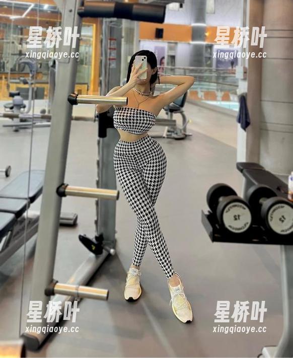 微密圈 - 小猫咪ck大胆尝试，裤里丝图包等你下载
