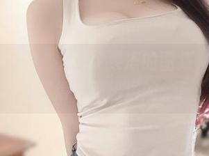 微密圈 – 看，小玉吃果冻的图集，玉足美腿舒展得像刚出浴的筍子。