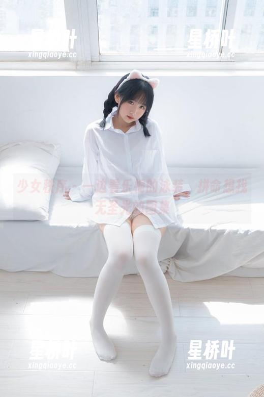 少女秩序 - 一边看乐栀的泳装，拼命想找无圣光的图集