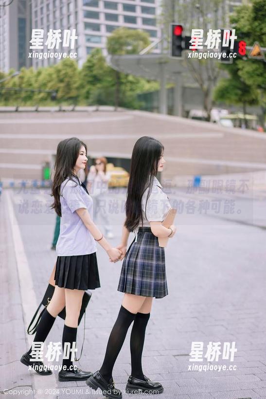 尤蜜荟-是小逗逗 尤蜜荟 - 原图中的是小逗逗:那副眼镜不说恋爱心事,只说哈哈镜下的各种可能。