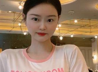 微密圈 – 黑色如影随形，左公子666的最新套图忍不住想和大家分享，这回有没有酒保的身影呢？