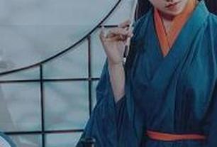 宁红叶图包：想象年年Nnian在秋天的这幅作品，在那一箭穿心之前，我们似乎都该再打个岔。