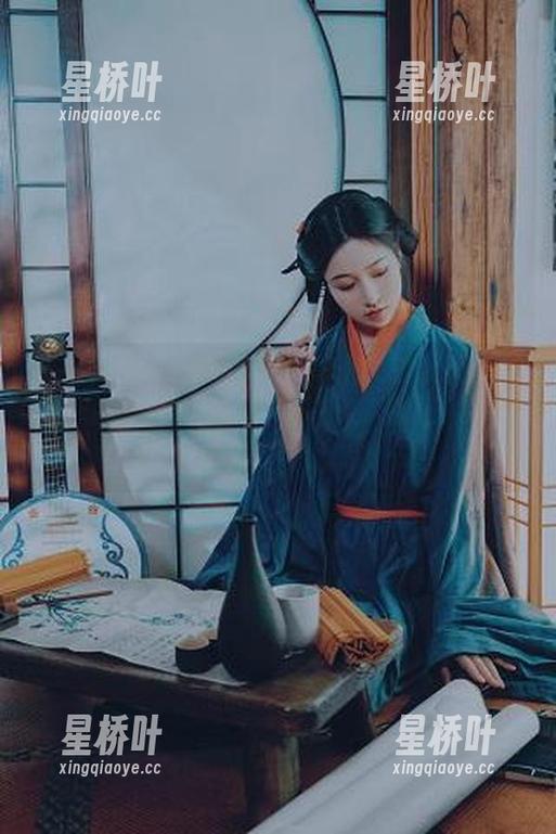 年年Nnian 宁红叶图包:想象年年Nnian在秋天的这幅作品,在那一箭穿心之前,我们似乎都该再打个岔。