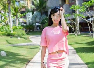 推女郎 – 美图中的连欣短裤，网友：这腿…我能拯救宇宙么！