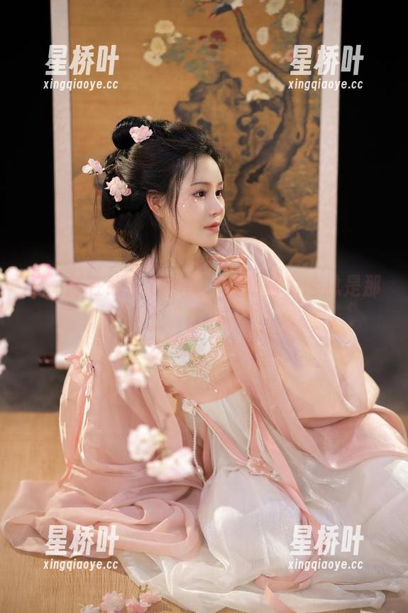 桃暖酱 又一部在线皮衣作品,桃暖酱为啥总是那么“前卫”?