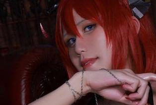 桜满三时的女孩写真，颜值逆天到让我顿时自卑。