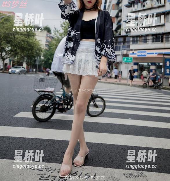 梦丝女神-宁夏 梦丝女神 - “镂空”其实是我脖子后面的大块头发,宁夏献上自己的奇特写真集,分享恍惚的美感。