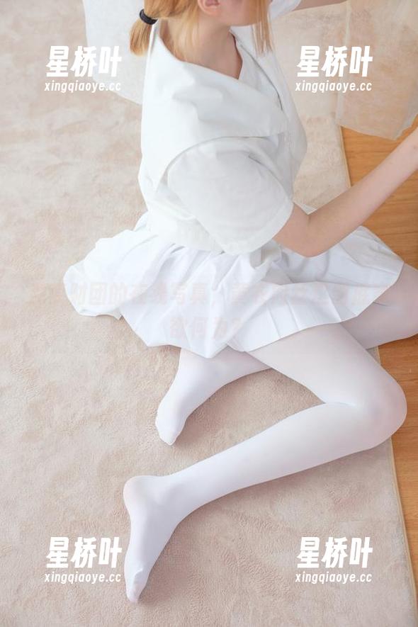 森萝财团的在线写真，黄衣肉丝这到底意欲何为？