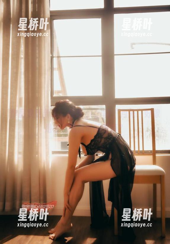 樱晚gigi 作品集更新了!樱晚gigi的“月光”好像是樱花飘落时的呢喃?