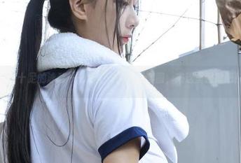 创意十足的泳装——浅安安的免费套图，来这里瞅瞅吧！