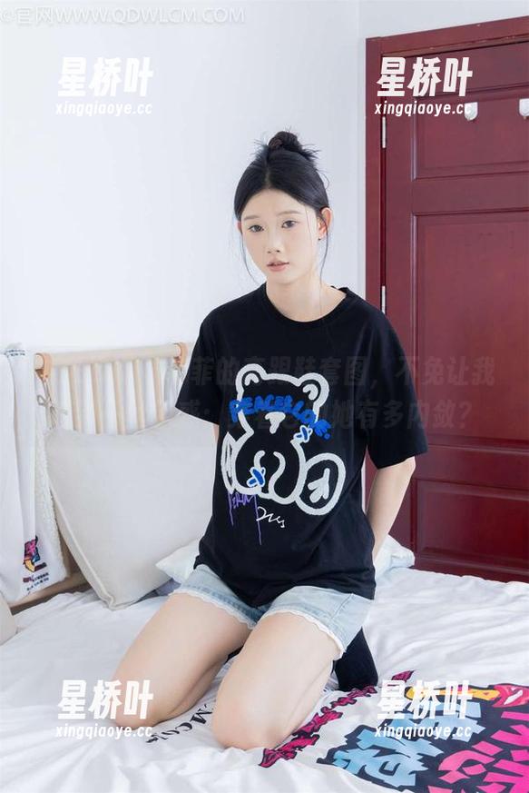 物恋传媒-菲菲 物恋传媒 - 菲菲的高跟鞋套图,不免让我感到一丝困惑:穿着它的她有多内敛?