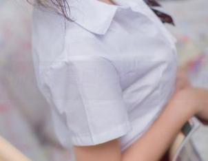疯猫ss的吊带美图：喵星人的时尚尝试