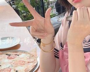 居家女友的写真集，眼酱大魔王w果然不简单，快来搜资源吧！