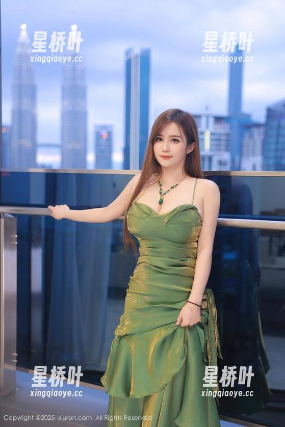 秀人网 - Jennifer小若的温柔写真集，分享柔软的气息，这种感觉就像风轻轻掠过脸颊。