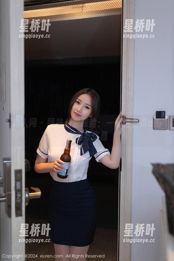 秀人网-一颗甜蛋黄a 秀人网 - 网袜私房探险:一颗甜蛋黄a的大胆与优雅