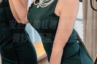 秀人网 – 安然儿的红裙造型，套图里尽是微妙的无圣光气息。