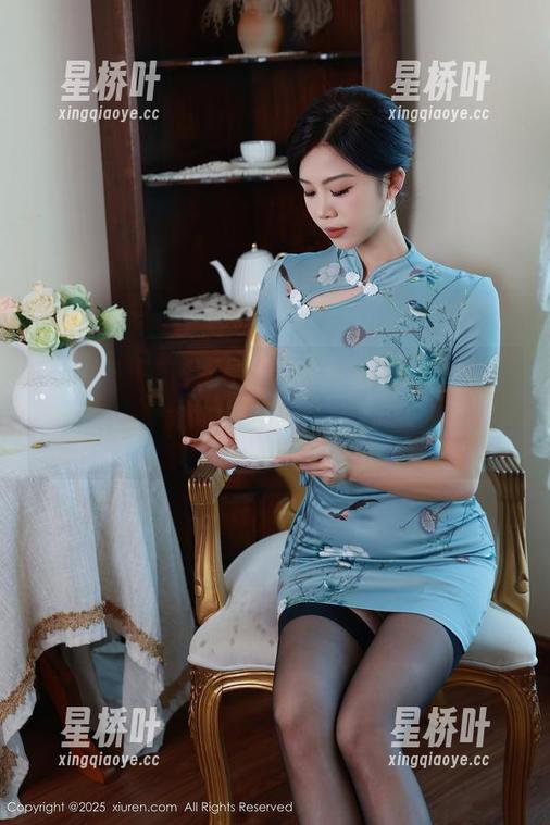 秀人网-美七Mia 秀人网 - 原图见证,美七Mia的空姐闪亮登场,仿佛真的听到了登机提醒的声音……