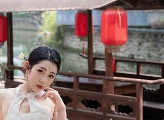 秀人网 – 只要有陈怡曼coco的写真作品《姐姐》，随时随地就想发出‘姐妹力量’的灵魂歌曲！