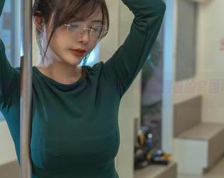 免费分享快乐：居家无聊之余，秋和柯基的套图带你飞