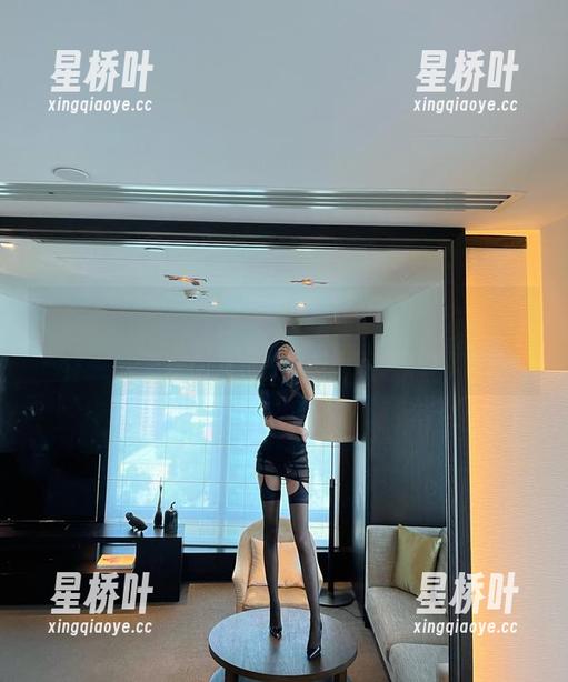 微密圈 - 这是葛征的JK百褶裙照片，不小心点进来了忘出去啦！