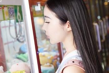 蜜桃社 – 萌美Moemi的白丝美图：轻轻一看，脑海里全是小鹿乱撞？