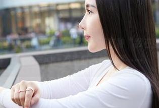 蜜桃社 – 静香Mandy的私拍作品，真有种“我在厨房等你”的暖心氛围，不过我不做饭啊……
