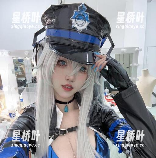 阿薰kaOri 随手一拍也是福利,看看阿薰kaOri的黑兽精灵原图,有种想开卡的冲动。